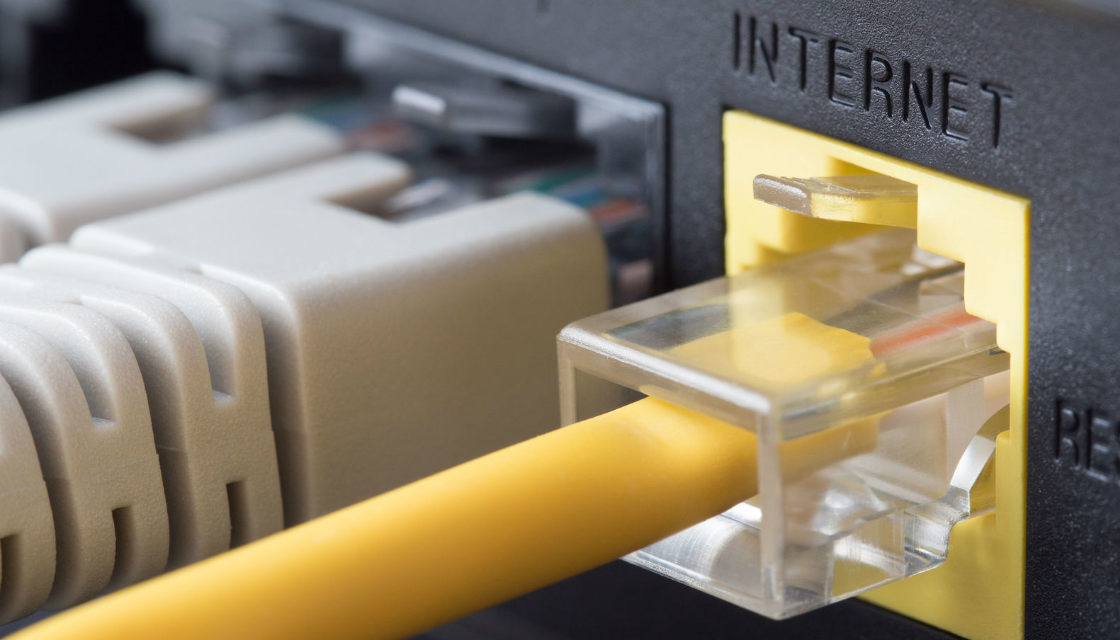 Le câble RJ45 relie vos appareils à votre box internet