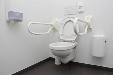 Installer des WC pour handicapé